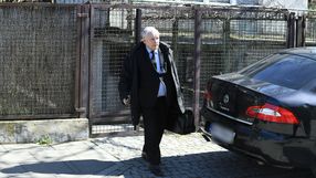 Jarosław Kaczyński przed swoim domem