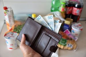 Ile pieniędzy zostaje Polakom? Jesteśmy poniżej średniej unijnej