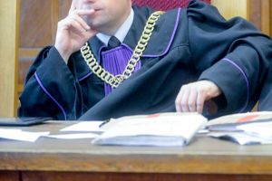 „Trzycyfrowy wzrost liczby pozwów”. Banki mają podwójny problem