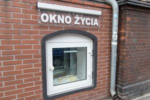 Wrocław dziecko okno życia