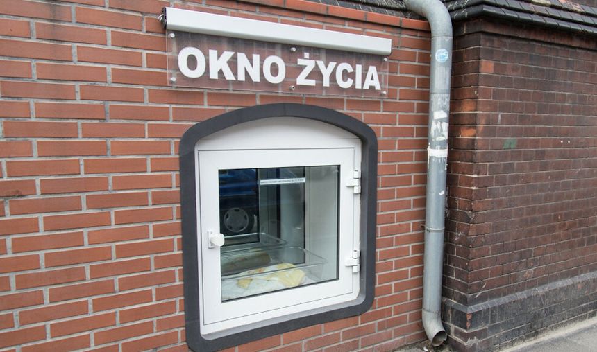 Wrocław dziecko okno życia