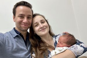 Karina Bosak z dzieckiem i mężem