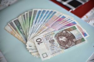 Średnia krajowa dla każdego w tej branży? Ta partia obiecała najwyższe pensje