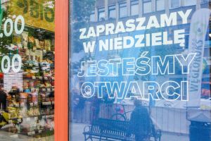 Biblioteka w sklepie furtką do omijania przepisów? Wraca sprawa zmian w zakazie handlu