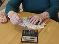 GUS podał dane o emeryturach. Za taką kwotę musi przeżyć statystyczny senior