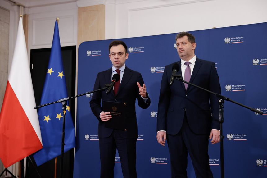 minister finansów Andrzej Domanski , miniser wicefinansow , szef Krajowej Administracji Skarbowej Marcin Loboda