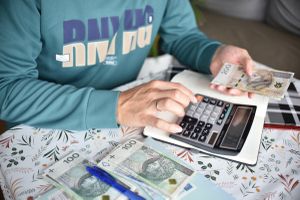 Tyle będziemy zarabiać, jeśli opozycja dotrzyma słowa [TABELA]