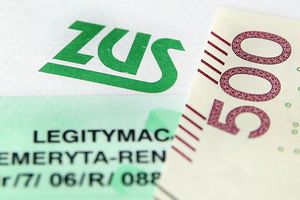 legitymacja ZUS i pieniądze