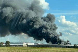 Pożar hali w Wólce Kosowskiej