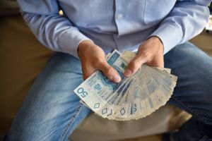 O tyle spadną raty kredytu. Są pierwsze obliczenia po decyzji RPP