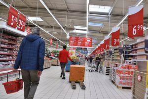 Zakaz handlu będzie zniesiony? Opozycja ma alternatywę