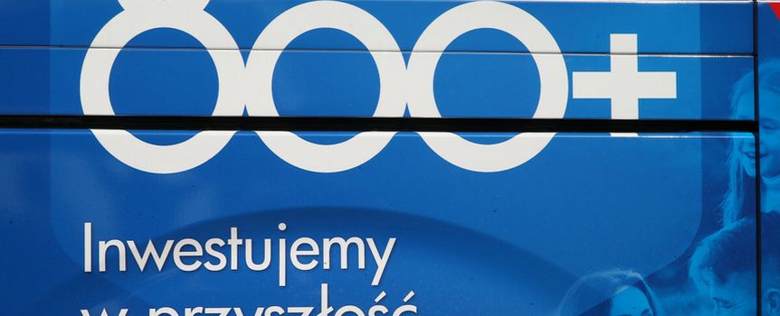 Co dalej z 800 plus? „Chcą pozbawić Polaków 64 mld złotych”