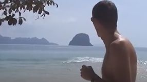 Pierwsze fale tsunami z 2004 roku