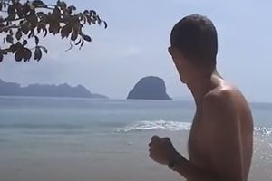 Pierwsze fale tsunami z 2004 roku