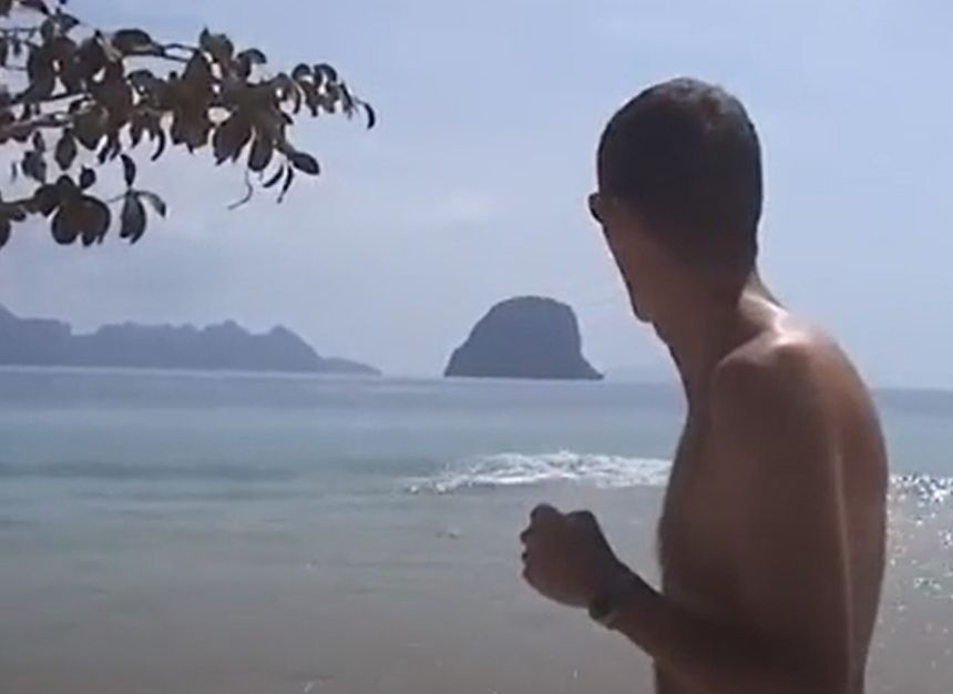 Pierwsze fale tsunami z 2004 roku