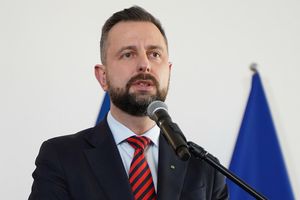 Obiekt spadł we wsi Miłakowo. Reakcja MON