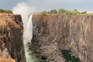 Wodospady Wiktorii wysychają