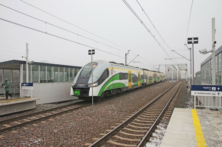 pociąg Kolei Mazowieckich