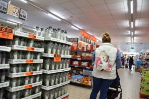 Godziny otwarcia sklepów 31 października i 1 listopada