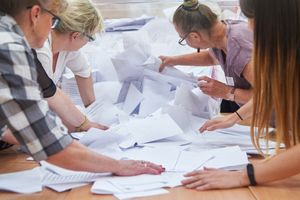Wybory 2023. Praca i zarobki w komisji wyborczej. Ostatnie dni na zgłoszenia