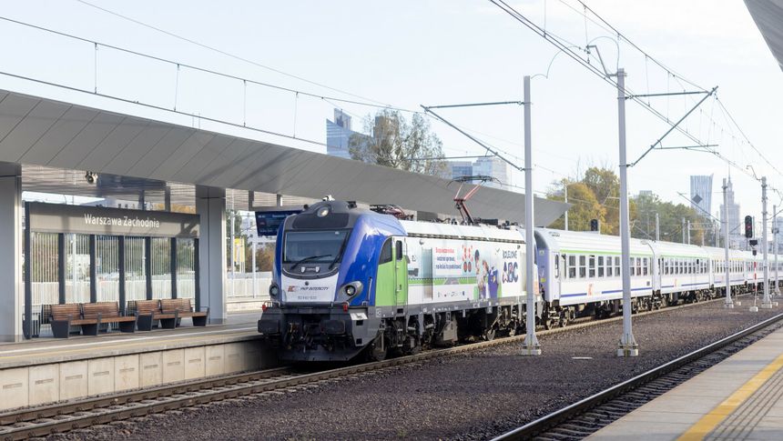 pociągi zatrzymają się na godzinę