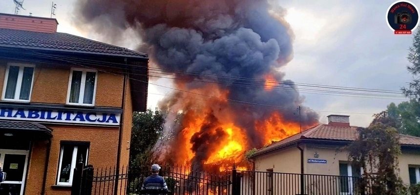 Pożar hurtowni z fajerwerkami w Kobyłce