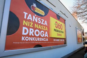 plakat reklamowy Biedronki