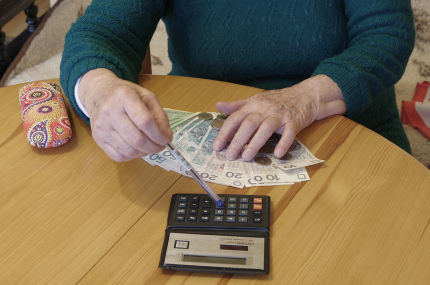 Dodatkowe pieniądze dla seniorów pod znakiem zapytania. „Fundusz jest zadłużony”