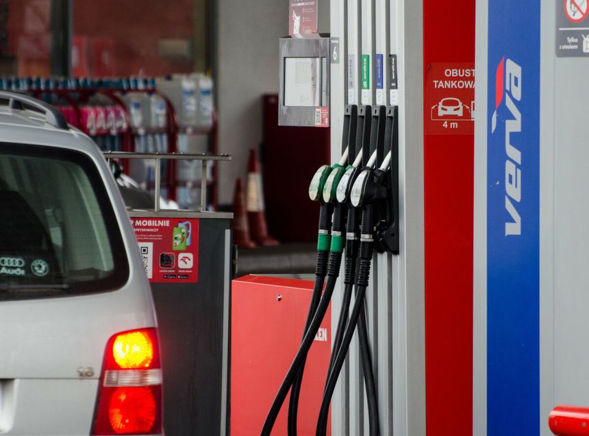 PKN Orlen obniżył ceny hurtowe benzyny i oleju napędowego