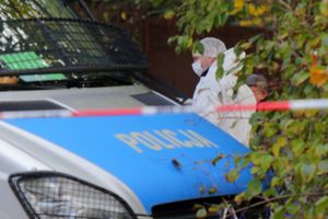 Wschowa. Sekcja zwłok ciał z auta