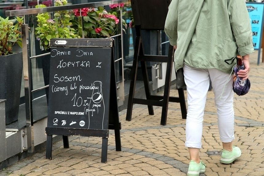 tablica z menu restauracji