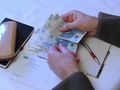 emeryt z pieniędzmi i korespondencją z ZUS