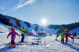 Dzieci podczas ferii zimowych