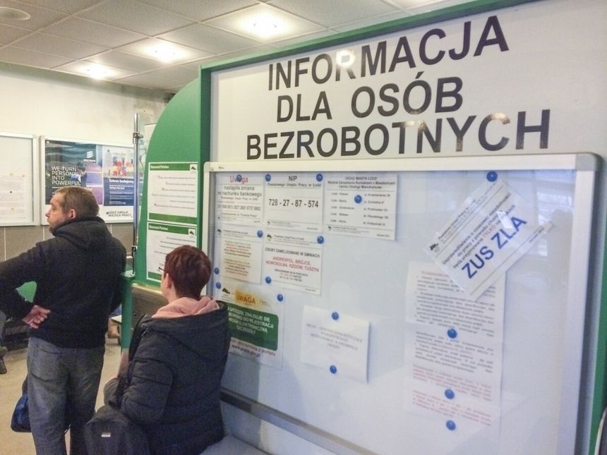bezrobotni w urzędzie