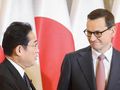 Fumio Kishida i Mateusz Morawiecki