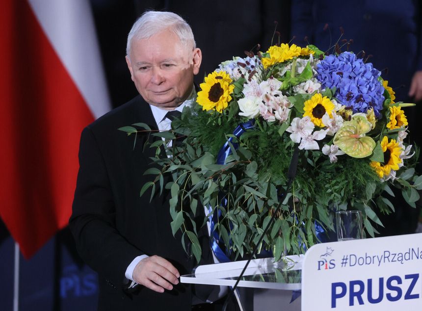 kampania wyborcza i obietnica wyższych pensji