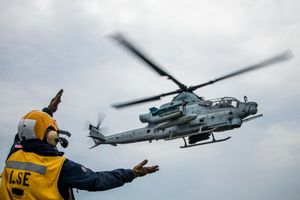 Manewry NATO