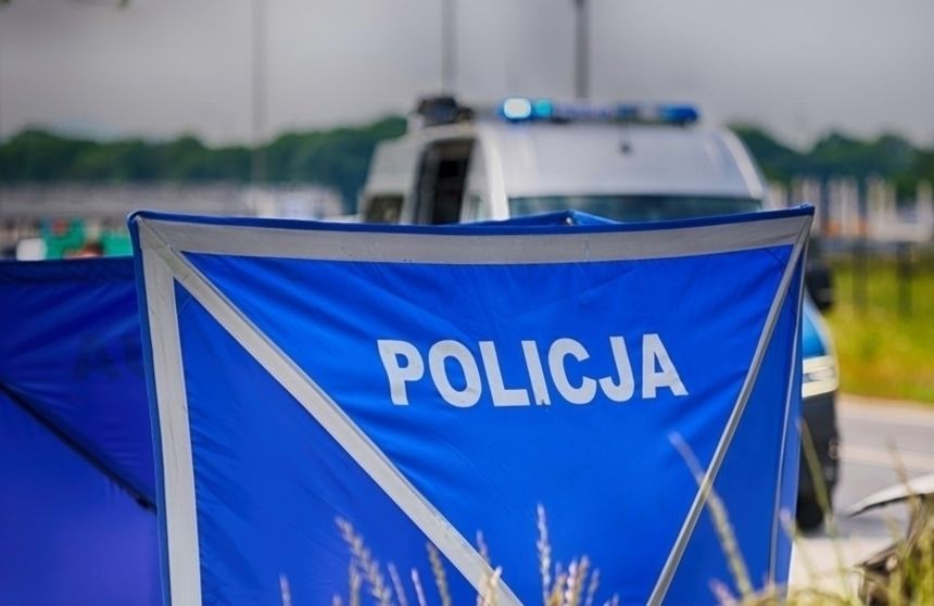ciało mężczyzny na drodze