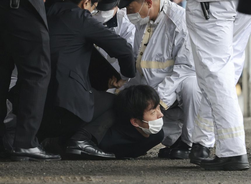 Japonia: Premier ewakuowany po wybuchu