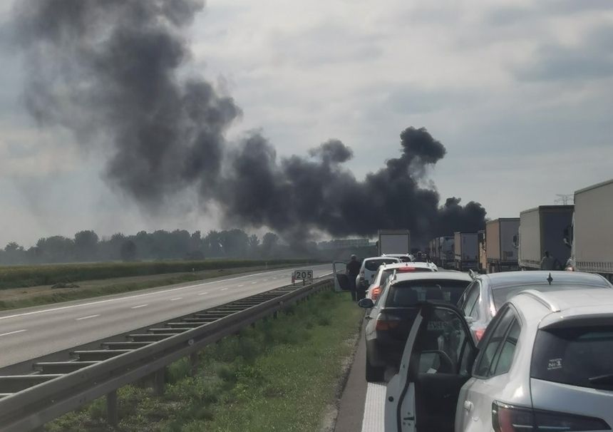 pożar autokaru z dziećmi