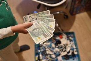 300 plus? Prawdziwa kwota wydatków szkolnych robi wrażenie