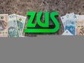 pieniądze i logo ZUS