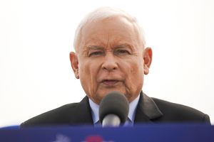 Kaczyński uderza w PO