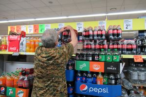Te sklepy otwarte będą całą dobę. „Rozpoczęliśmy tryb wakacyjny”