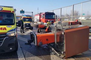 Elizówka. Wypadek kierowcy ciągnika