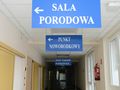 Dziecko zmarło przy porodzie. Co z pieniędzmi dla rodziców Mamy stanowisko rządu