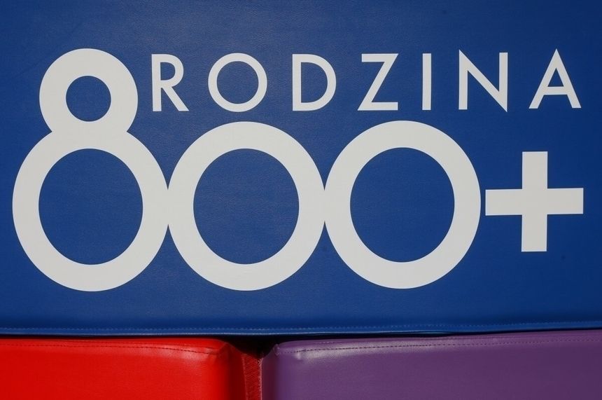 logo 800 plus