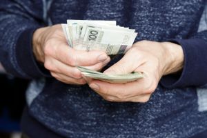 ZNP: początkujący nauczyciel z pensją poniżej minimalnej