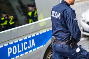 więzień uciekł z sądu