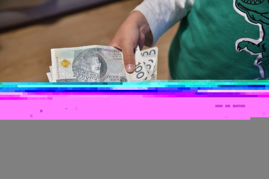 300 plus nie wystarczy. Rodzice będą musieli sięgnąć do oszczędności